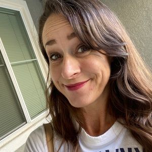 Meet your Posher, Camille